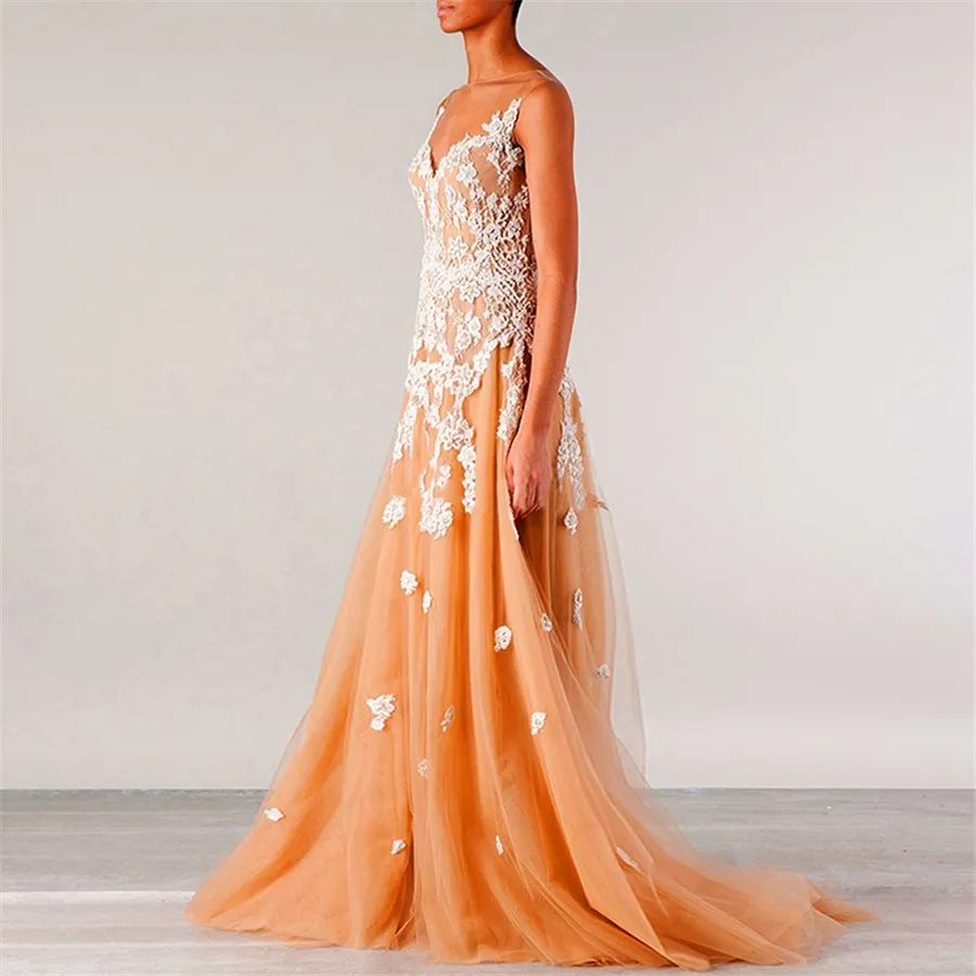 Scoop Neckline Ärmlös Appliqued Lace Vit och Champagne Aftonklänning A-Line Sexy Prom Dresses Vestidos de Festa