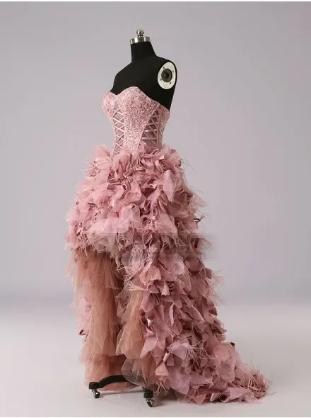 2021ファッション羽デザイナーウェディングドレス恋人アップリケレースフリルショートフロントロングバックウェディングブライダルガウン安い新品
