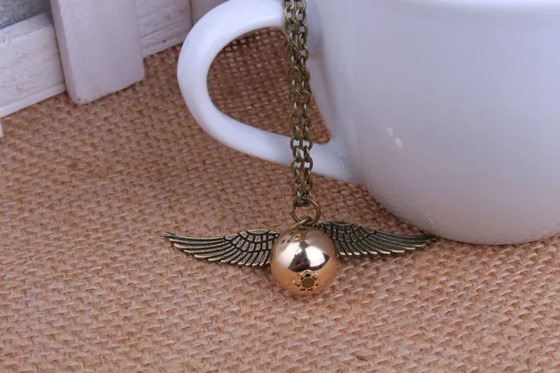 Nouveau Style Silver Wings Snitch Gold Collier Pendentif Golden Grossiste
