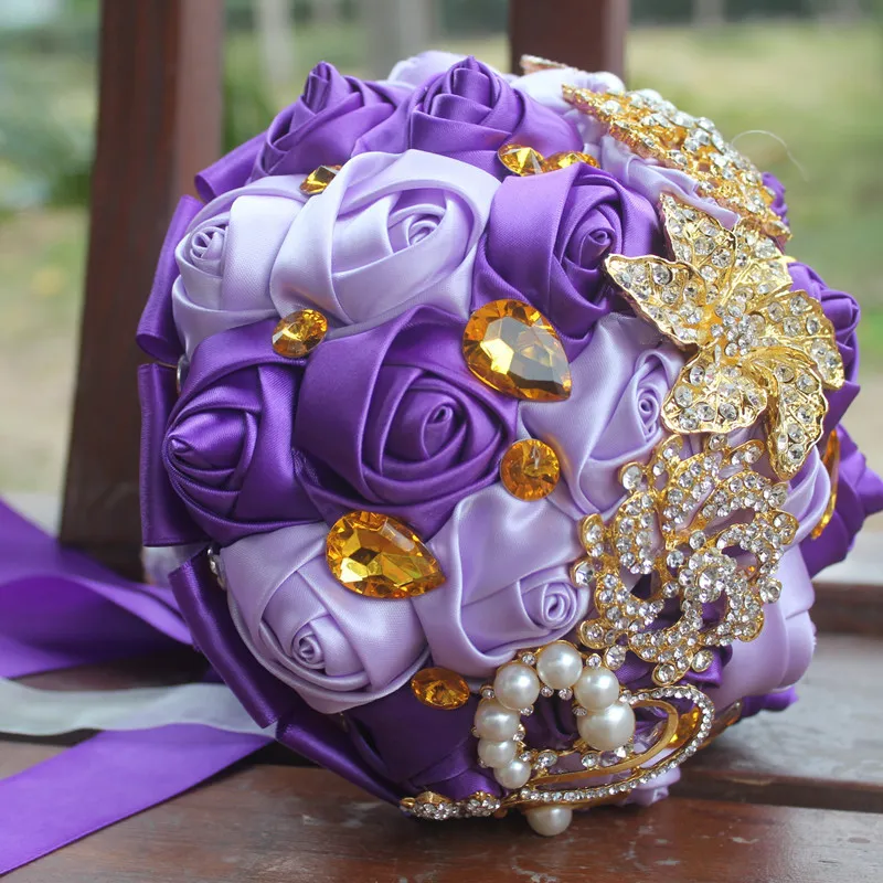 Purple Lilic Wedding Bouquets Symulacja Flower Wedding Materiały sztuczne kwiaty złote dżernestony Słodkie 15 bukiety Quinceanera 186N