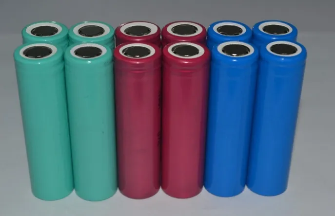 Factory wholesale 100% High Quality 18650 Battery Real 2600mAh Rechargable Lithium Batteries for high-end LED flashlight