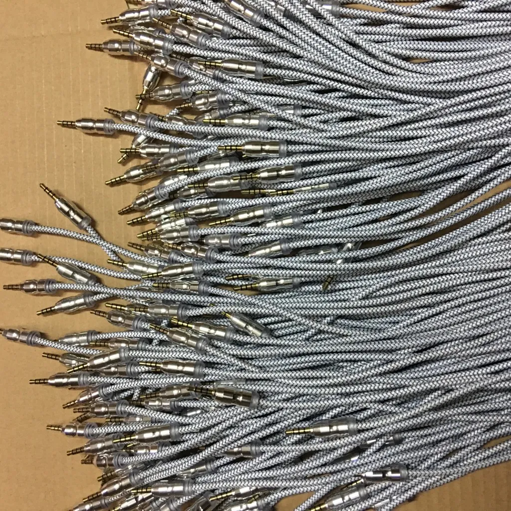 AUX-kabel Hulp gevlochten geweven stof 3.5mm mannelijk naar mannelijke kalebaskop 1m 3ft verlengkabel / 