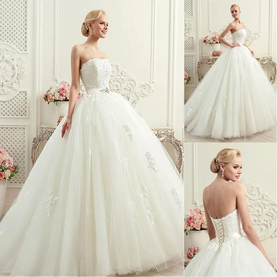 Elegant Tulle Stropless Neckline Bollkakor Bröllopsklänningar med Lace Appliques Beading Sash Long Bridal Gowns Vestido Longo de Festa