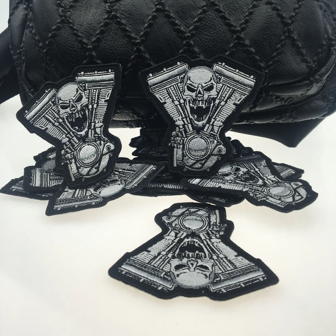 Qualità Fratellanza Musica Teschio Ricamato Ferro Sulla Patch Accessorio Appliequie fai da te Ricamo Cucire Distintivo Moto Punk Biker Patch