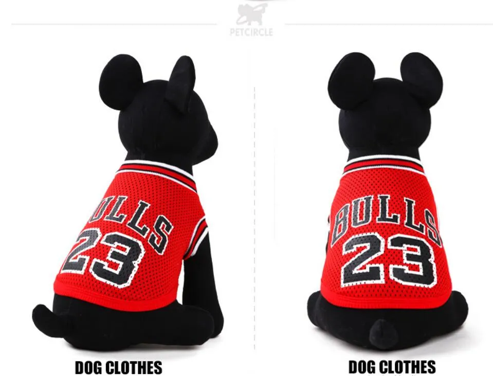 2017 heißer Verkauf Hund Sommer Kleidung Haustier Sport Mesh Weste Basketball Kleidung Teddy Kleidung Größe XXS XS S M L schwarz Rot Farbe