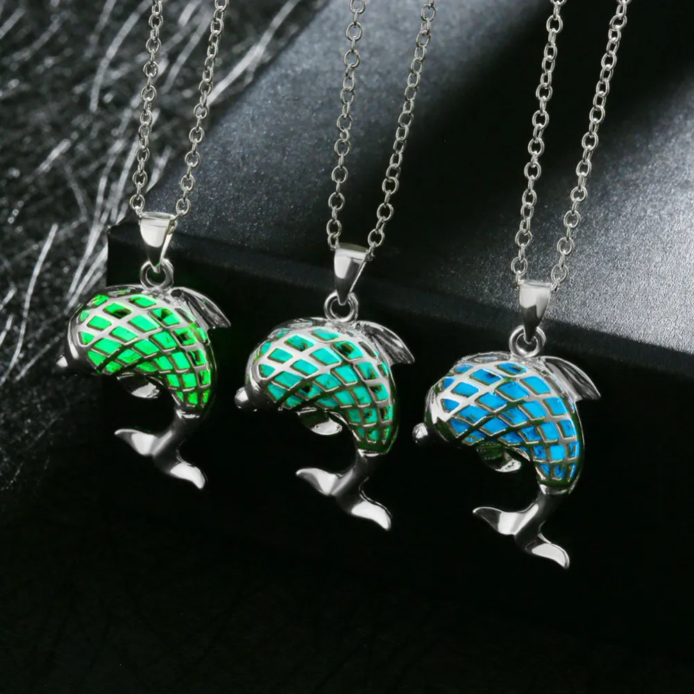 3 couleurs Style européen pendentif en pierre lumineuse colliers en gros lueur dans les colliers sombres pour les femmes conception de sirène bijoux de pierres précieuses lumineuses