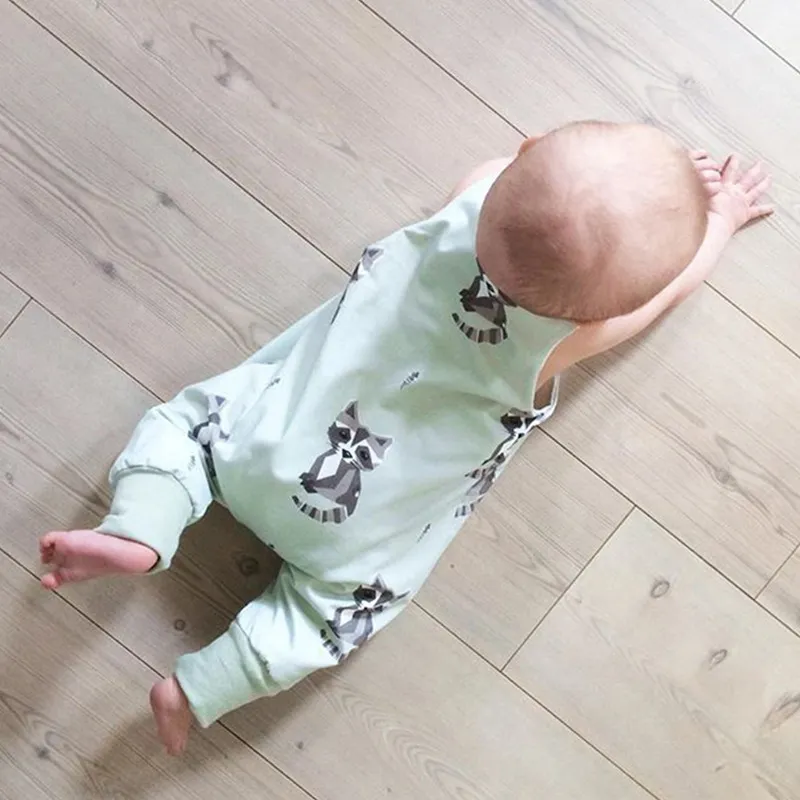 Yenidoğan Bebek Giysileri Sevimli Bebek Romper Yaz Kolsuz Rakun Baskılı Tulum Bebek Tek Parça Takım Kıyafetler Çocuk Giyim Pamuk Babysuit