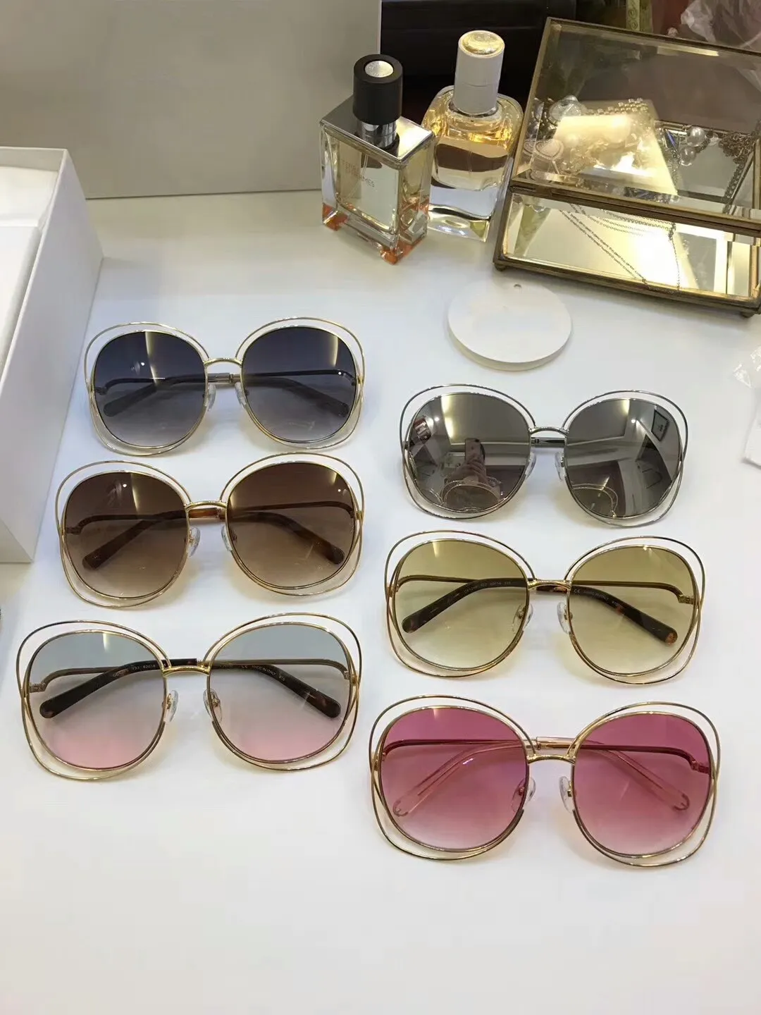 Sonnenbrille für Männer und Frauen Designer Sommerstil 126 Anti-Ultraviolett Retro Platte Quadratisch Vollformat Mode Zufällige Box