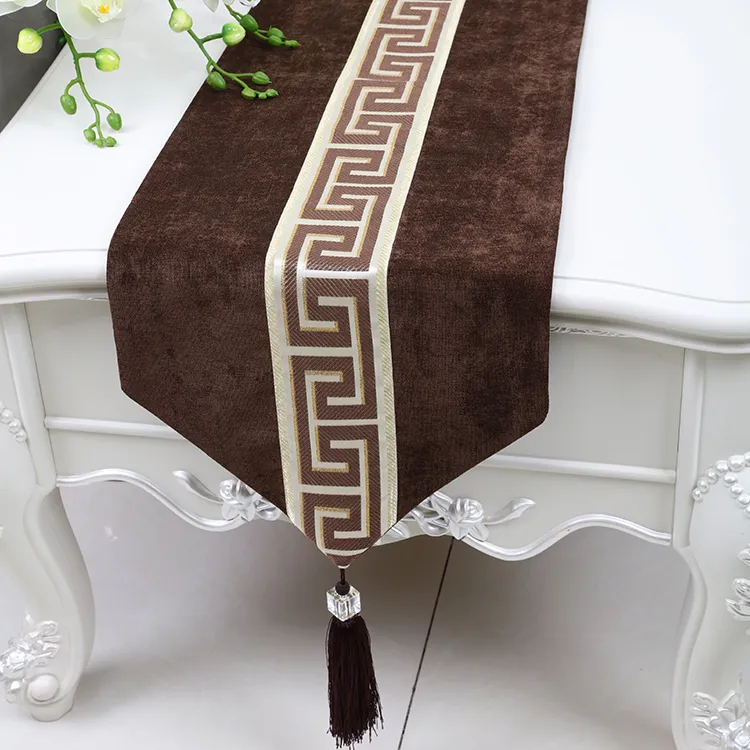 Nouveau Patchwork De Luxe Velours Chemin De Table Table À Manger Haut De Gamme Tapis De Protection Style Européen Américain Rectangle Nappe 200 x 33 cm