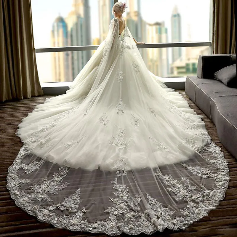 놀라운 Wattoau 웨딩 드레스 섹시한 V 목 레이스 아플리케 레이스 백리스 신부 가운 라인 얇은 얇은 기차 웨딩 드레스