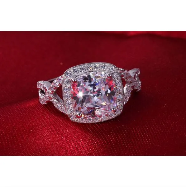 Alta calidad al por mayor 3 del anillo de bodas de diamante fino Quilates brillo duradero anillo de compromiso de talla cojín 925 blanco 18K anillo de cubierta del oro