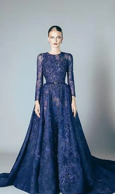 Abiti da sera Elie Saab blu navy Abiti da ballo formali in pizzo Abiti con una linea di applicazioni in pizzo Perline Girocollo Maniche lunghe Economici 208571627