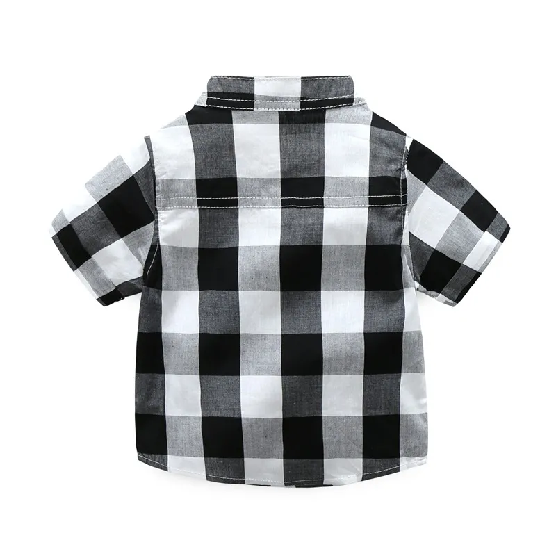 Commercio all'ingrosso 2017 neonati maschi vestiti scozzesi ragazzo due pezzi abbigliamento bambino estate imposta bambini bianco / nero camicia e pantaloncini vestito 70-95 cm