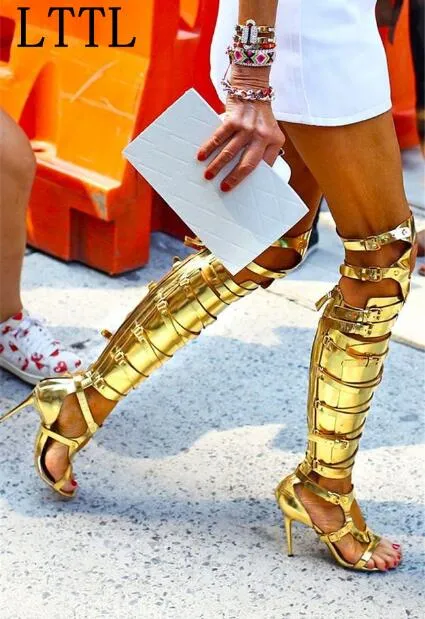 Hebillas doradas y plateadas cruzadas para mujer, botas tipo sandalia de caballero, botas por encima de la rodilla, tacones altos, punta abierta, botas largas de gladiador para mujer