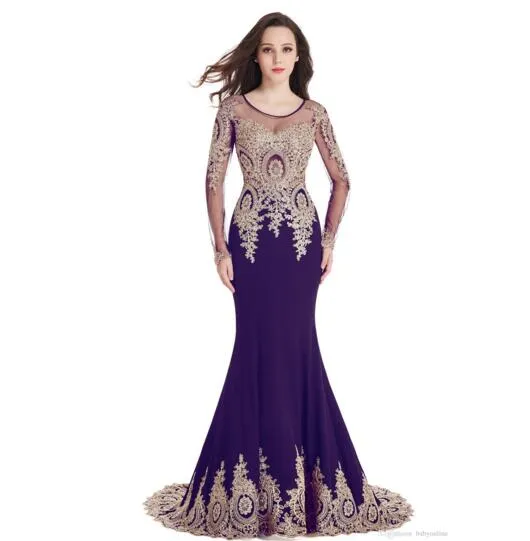 Billiga långa ärmar i lager Scoop Sheer Halsbindning sjöjungfru guldspetsapplikationer Bourgogne Evening Prom Dresses Robe de Soiree Longue P2324442