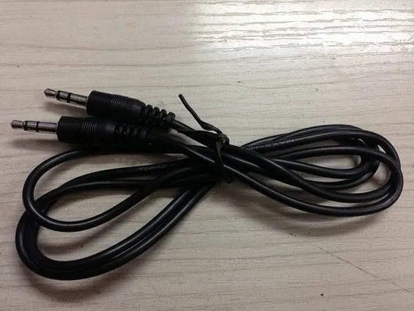 Schwarzes Audio-Aux-Kabel/3,5-mm-Audio für Kopfhörer/Laptop/MP3/Stereo, 300 Stück/Menge