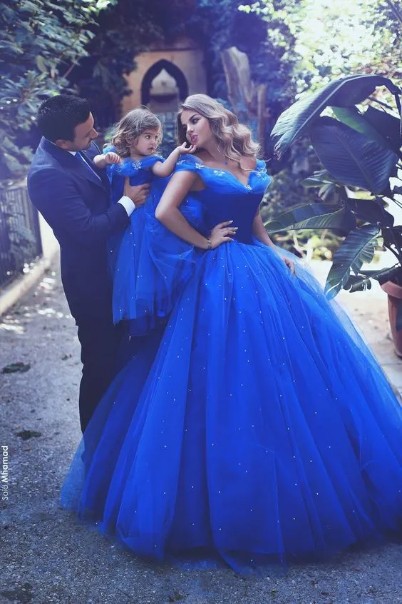 Azul Royal Princesa Do Casamento Vestidos Da Menina de Flor Puffy Tutu Fora Do Ombro Cristais Brilhantes 2019 Pagot Toddler Little Girls Comunhão Vestido