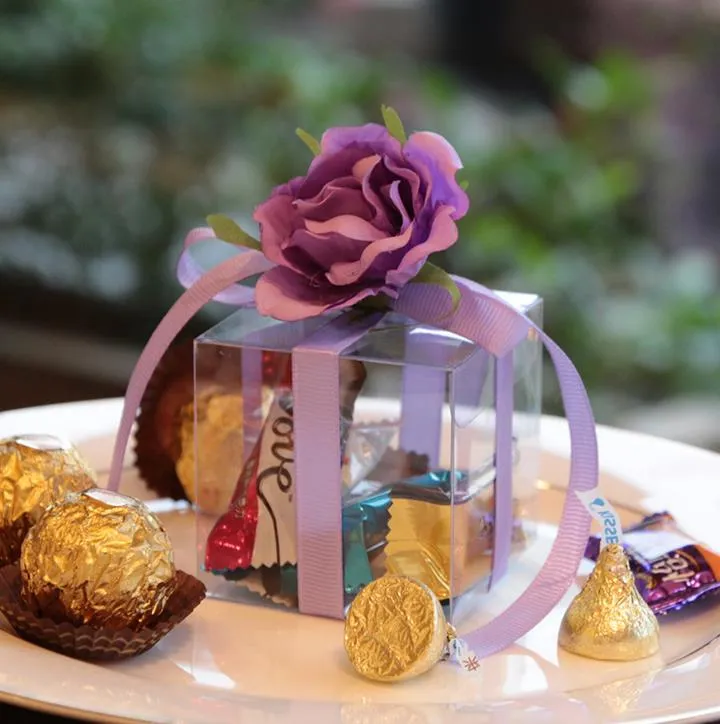 Limpar Caixas De Favor De PVC Caixas De Casamento Festa de Aniversário Doces Bolo De Macaron Envoltório Flor Fita Fita Quadrado Caixa Doces Presente de Presente de Presente