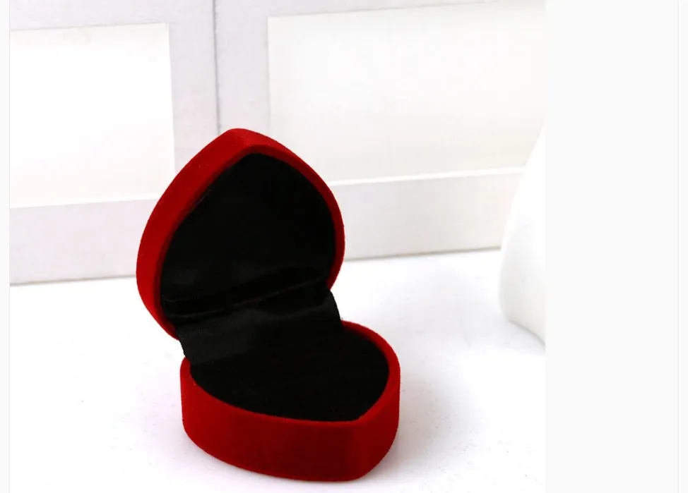 High Quality 4.8cm*4.8cm Jewery Organizer Red Velvet Ring Box Storage Cute Boxes Small Gift Box For Rings Earrings Pendent Necklace 