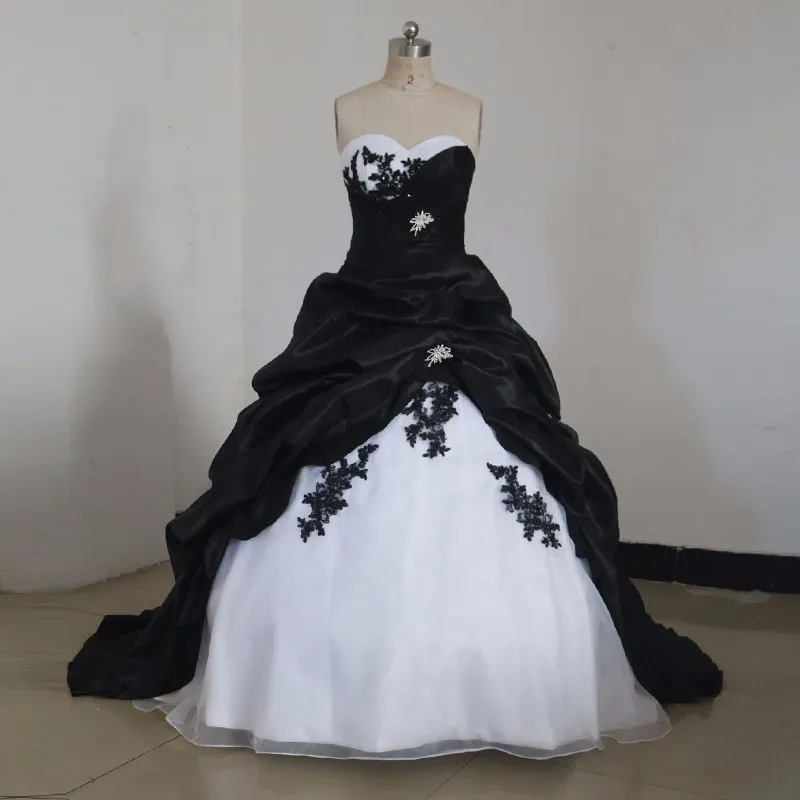 Black And White Gothic Princess Wedding Dresses Ball Gown Vintage Sweetheart Corset Back Taffeta Colorful Bridal Gowns Custom Made