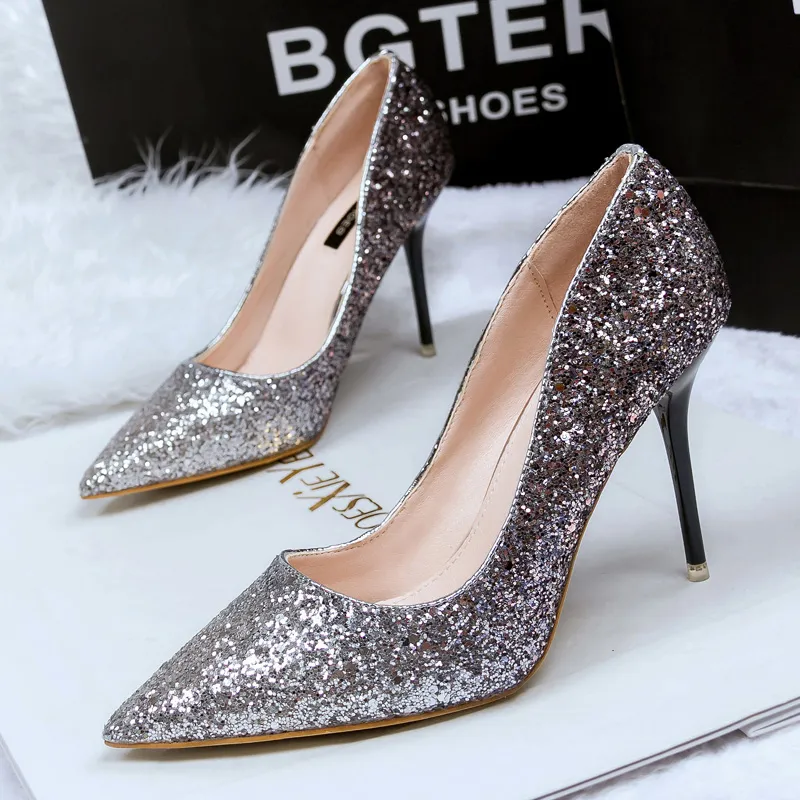 Abiti da sposa Blingbling Ombre 2021 Scarpe formali ispirate alle celebrità Tacchi alti 9,5 cm Scarpe da ballo viola rosa argento dorato