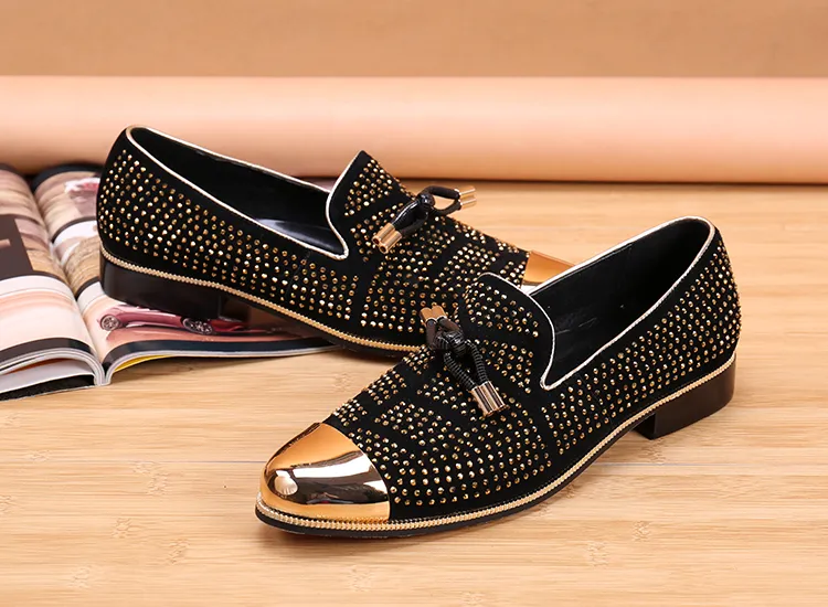 Casual Formal Shoes For Men Black äkta läder Tassel Men Wedding Shoes Gold Metallic Mens Studded Loafers 3 Colors2433