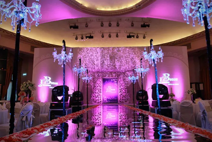Mirror Carpet Diy Decorate Tステージショーやロマンチックな結婚式のイベントパーティーの両面銀色2メートル幅0.2mmの厚さ