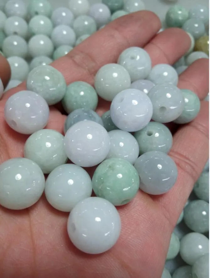 Jade naturel diamètre de 13 mm perle ronde 280M