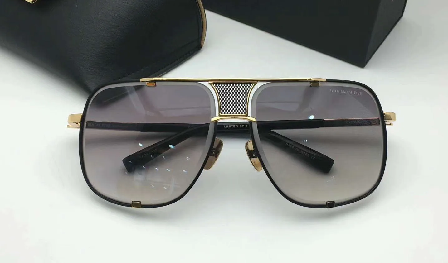 Mężczyźni Square Titanium Sunglasses 2087 Gold Black Gray Gradient Obiektyw Moda Square Okulary Nowe z pudełkiem