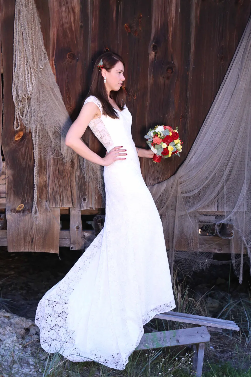 Boho vintage w pełni koronkowa suknia ślubna syrena v-cut z powrotem na ramię bohemian styl odłączany tiulowa czapka na rękawy ślubne