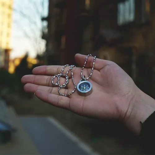 Titanium Mini Luminous Compass With Jewel Bearing Vacuum Encapsulation Inner 15M Waterproof 9 5g