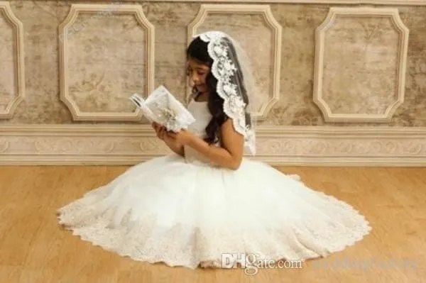 2019 Cute Cheap High Quality Girls' Head Pieces Short Lace Appliques Veil for Kids Flower Girls Veils for Wedding Made to Order