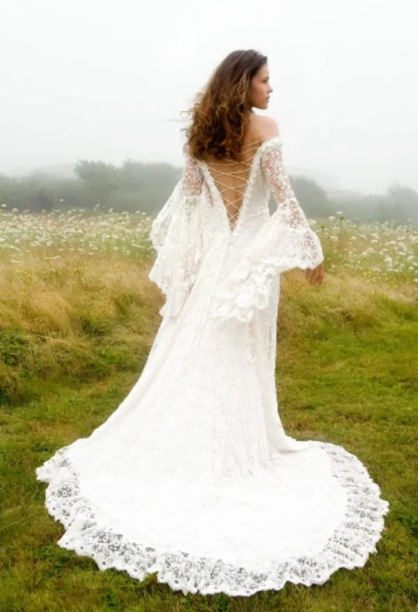 Abiti da sposa in stile vittoriano Abiti da sposa con corsetto in pizzo con spalle scoperte e spalle scoperte Abito vintage country con maniche lunghe a campana spose