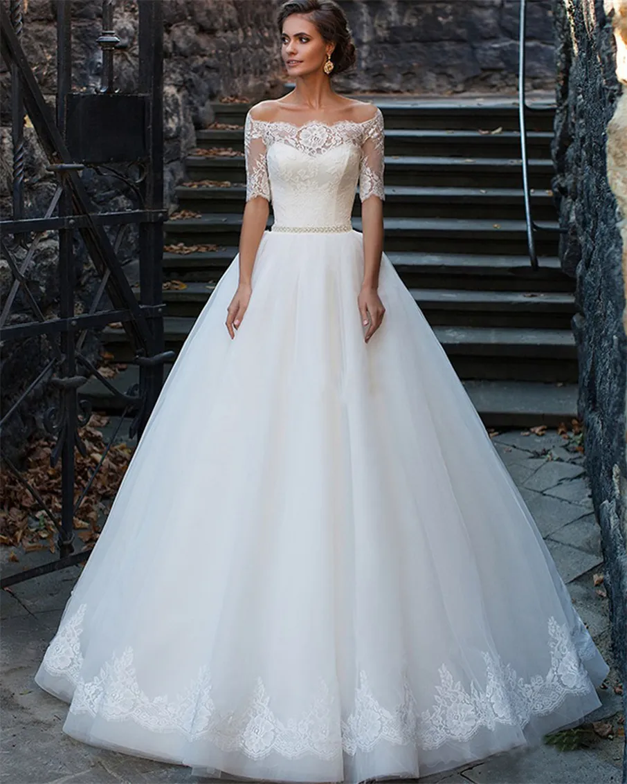 Abito da sposa a mezza manica con spalle scoperte Abito da sposa 2021 Appliques Pizzo Perle Cintura Bottoni Abiti da sposa lunghi fino al pavimento