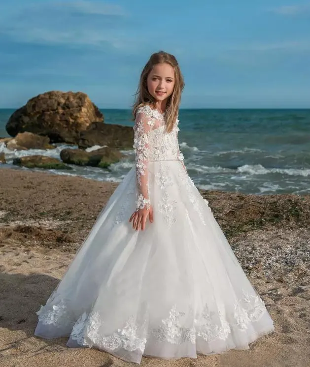 Ogród Plaża Biały Kwiat Girl Sukienki na Wesela 2018 Nowa Illusion Z Długim Rękawem 3D Kwiatowy Appliqued Princess Birthday Party Gown EN101413