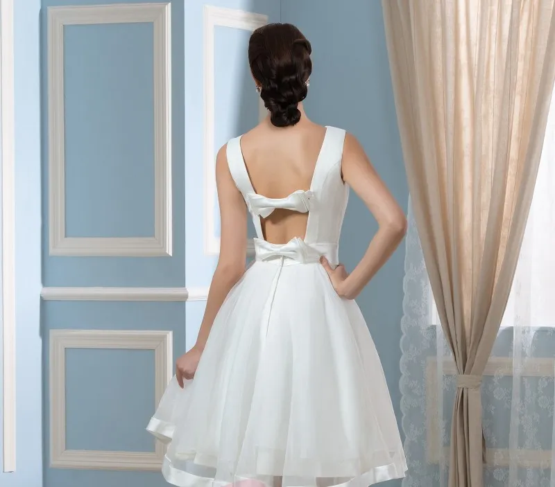 2024 Backless Bow Beach Wedding Tea Length Wedding Dress