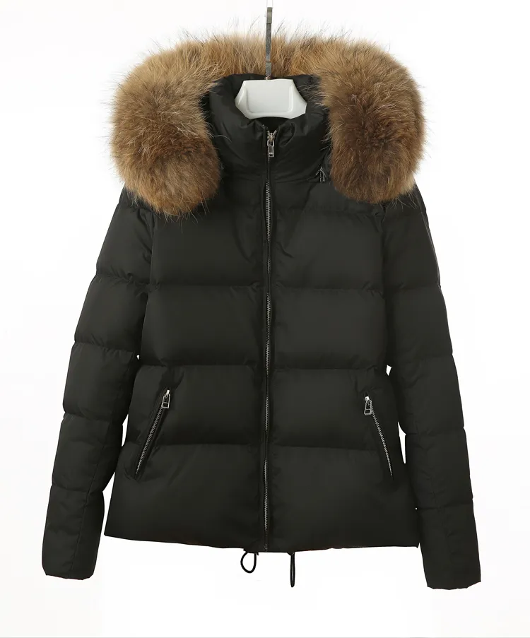 2017 nueva moda invierno mujer grande piel de mapache real con capucha pato corto abajo parka abrigo casacos SMLXLXXL