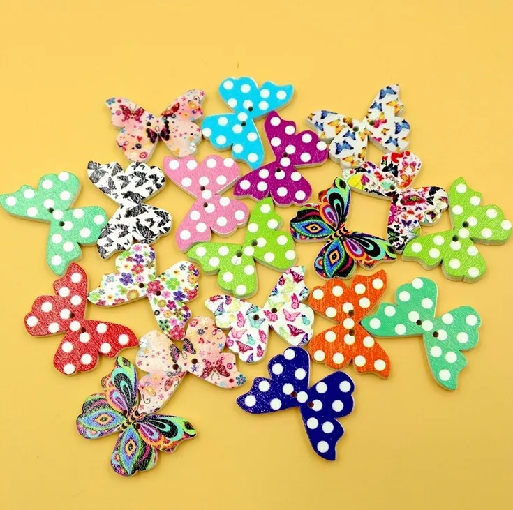 Drewniane przyciski 28mm Dot Butterfly 2 Otwory do ręcznie robione pudełko Scrapbook Craft Party Dekoracji DIY Favor Cying Akcesoria