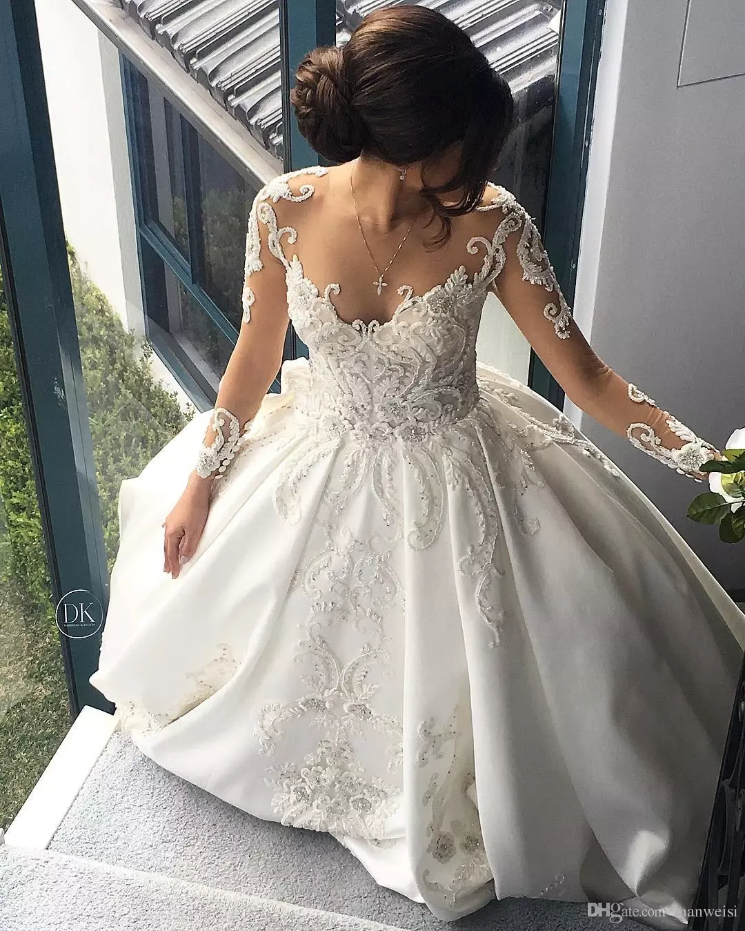 Long Sleeve 2022 Wedding Dresses Lace Applique Crystal Sheer Neck Bridal Gowns Cathedral Train Satin Plus Size Wedding Dress 273E