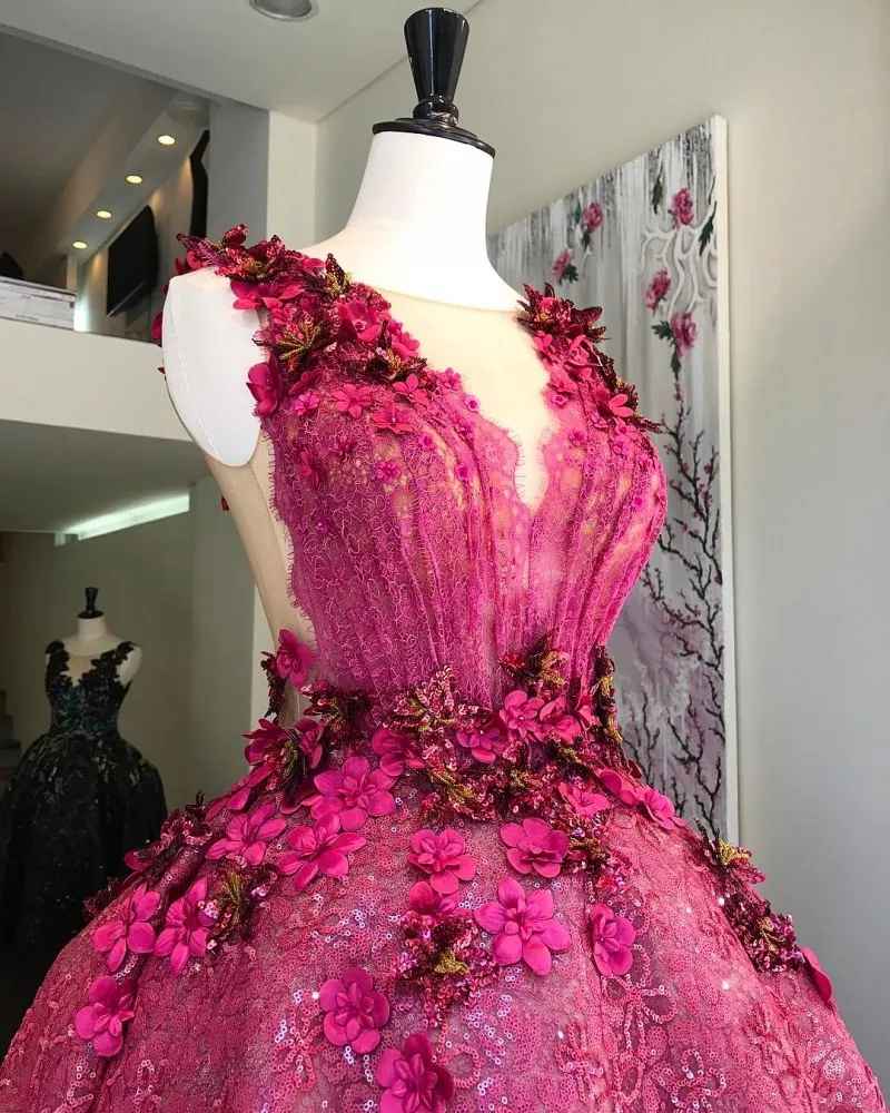 Apliques florales en 3D Vestidos de fiesta con cuentas Lentejuelas sin espalda Vestidos de noche Peplum de lujo Una línea Vestido de invitado