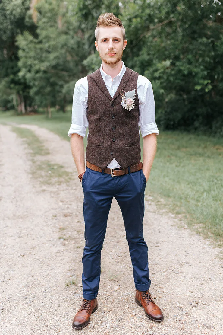 Farm Dark Brown Groom Vests Wool HerringBone Tweed Custom Made Groomsmen klädsel Slim Fit Mens Dress Prom Wedding Waistcoat Plus Size Size