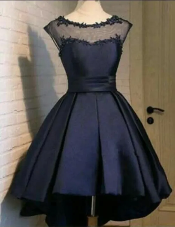 Custom Made Dark Granatowy Czarny Krótkie Suknie Cześć Niski Sukienka Homecoming Sukienka Tanie Oszałamiający Sheer Dekoltu Ograniczone Ramię Lace-Up Back Party Dress Sukienka