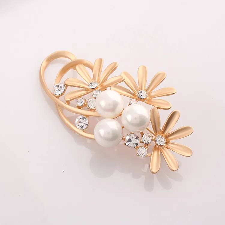 Vintage Rhinestone Broszka Pin Alloy Pearl Flowers Biżuteria Podróż World Corsage Dla Bridal Wedding Invitation Costume Party Dress Brooch Pin