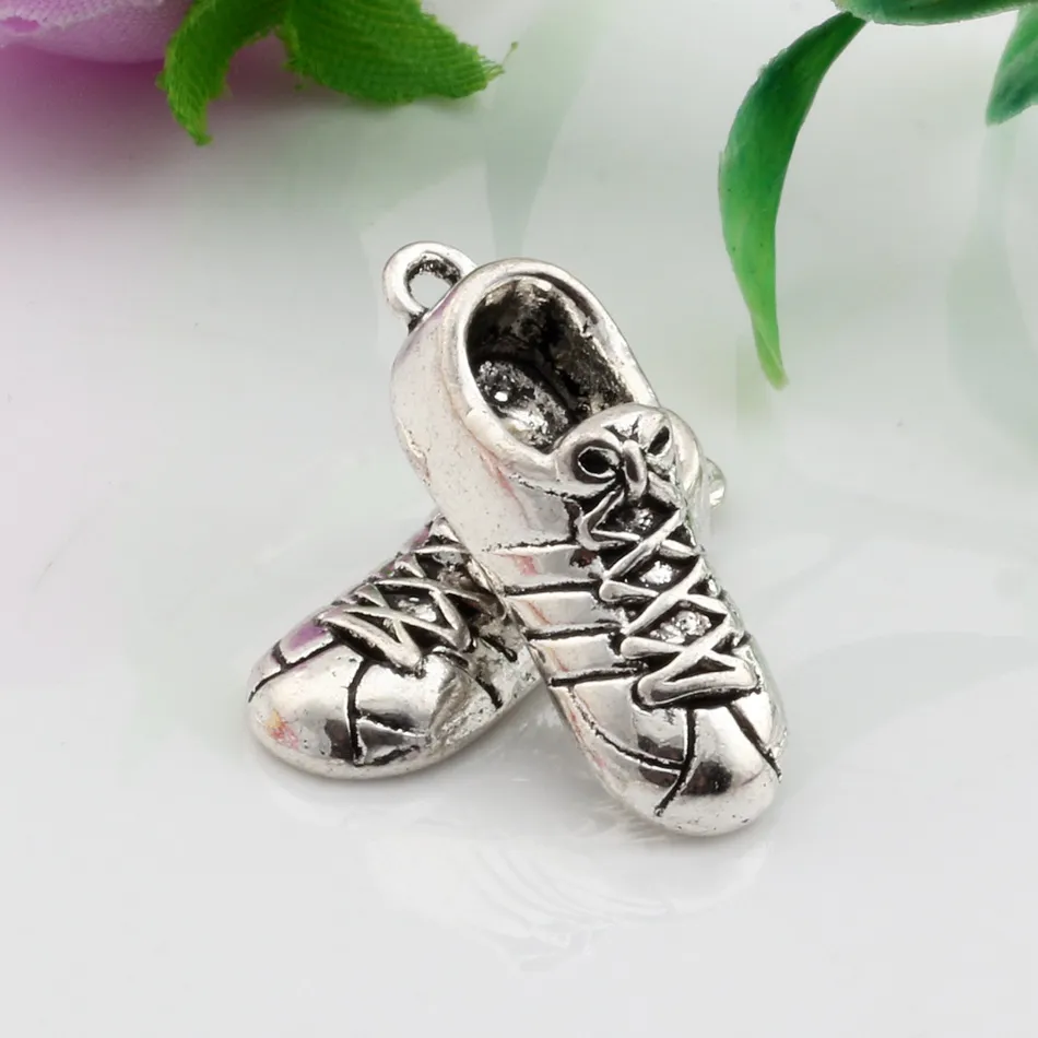 Varmförsäljning! 100st Antik Silver Zink Alloy Trainer Running Sport Sko Charms Pendants 9.5x27.5mm DIY Smycken A-054