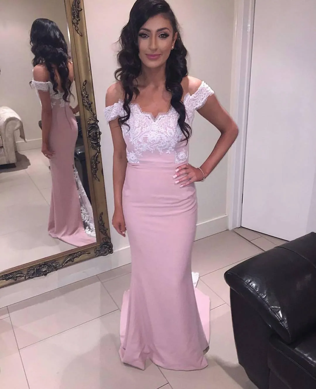 Elegancka Różowa Biała Syrenka Suknie Wieczorowe Sweetheart Off Ramię Aplikacje Koronki Satynowe Backless Modest Wieczorni Suknie Sexy Prom Dresses