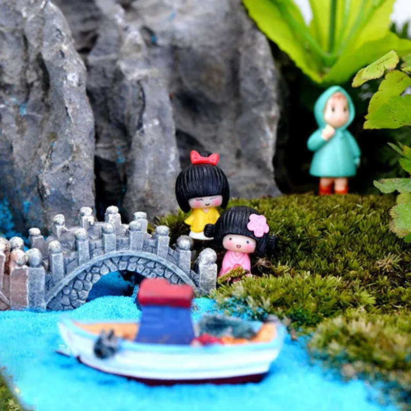 New Japan cartoon kimono girl 2designs fairy garden miniatures mini gnomes moss terrariums resin crafts figurines for garden decor9731105