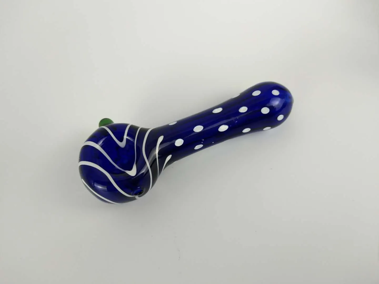 Pipe en verre bleue de 5 pouces de long