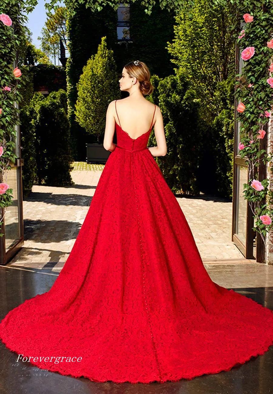 Billiga Sexy Sweetheart Long Red Prom Klänning Arabiska Stil Spaghetti Straps Dubai A-Line Backless Evening Party Gown Custom Made Plus Storlek