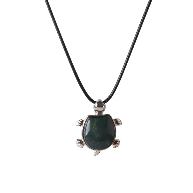 Pendentif en cristal de tortue de cornaline rouge naturel femmes collier de bijoux de tortue de guérison Charka 18 