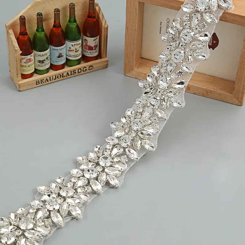 Crystal Rinestone Trim par la cour TRIMINE DE BRIDAL TRIMÉE CRISTAL CRISTAL ROSE GOLON ROSE DE MARIE